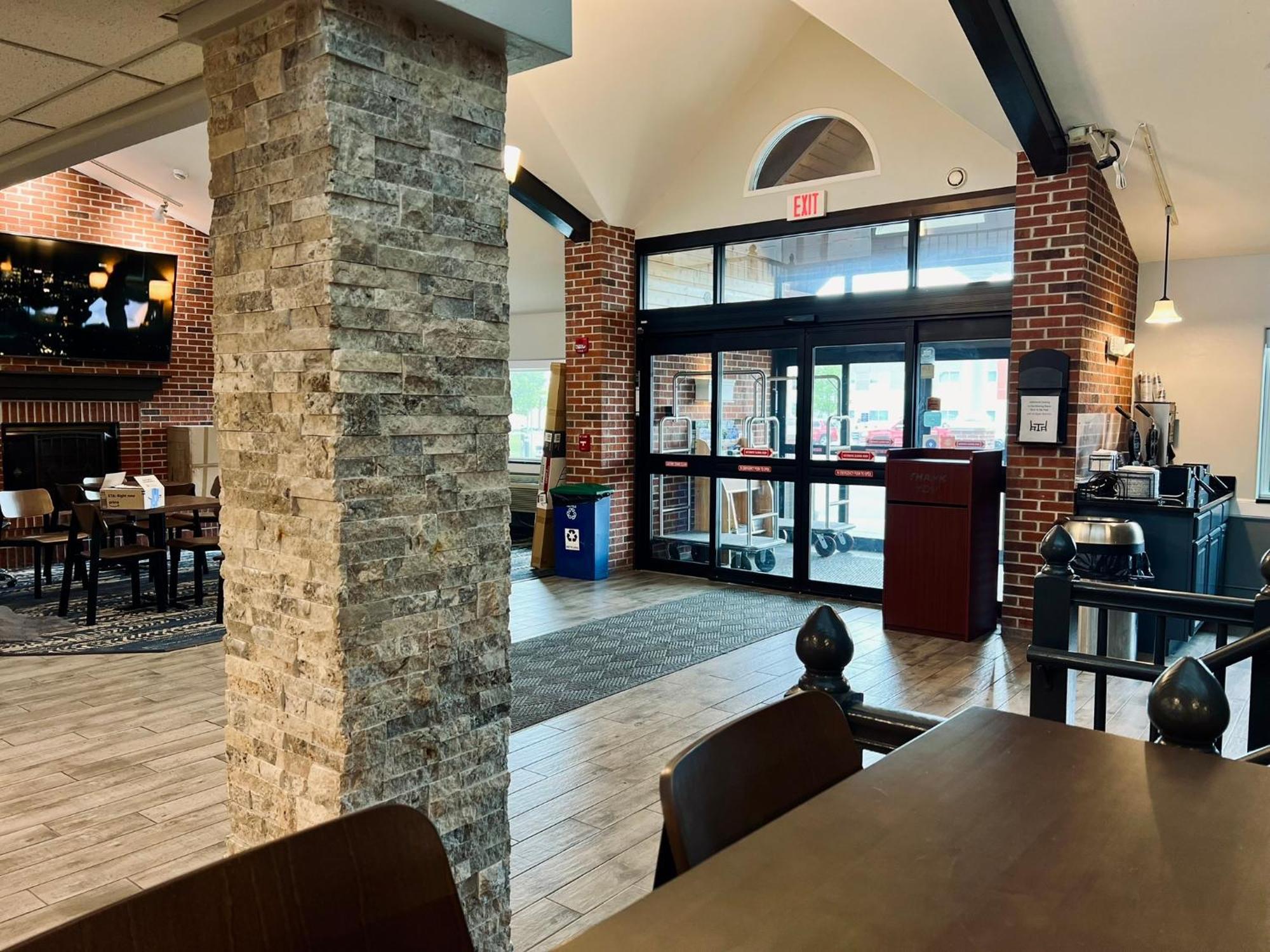 Americinn By Wyndham Beaver Dam Bagian luar foto