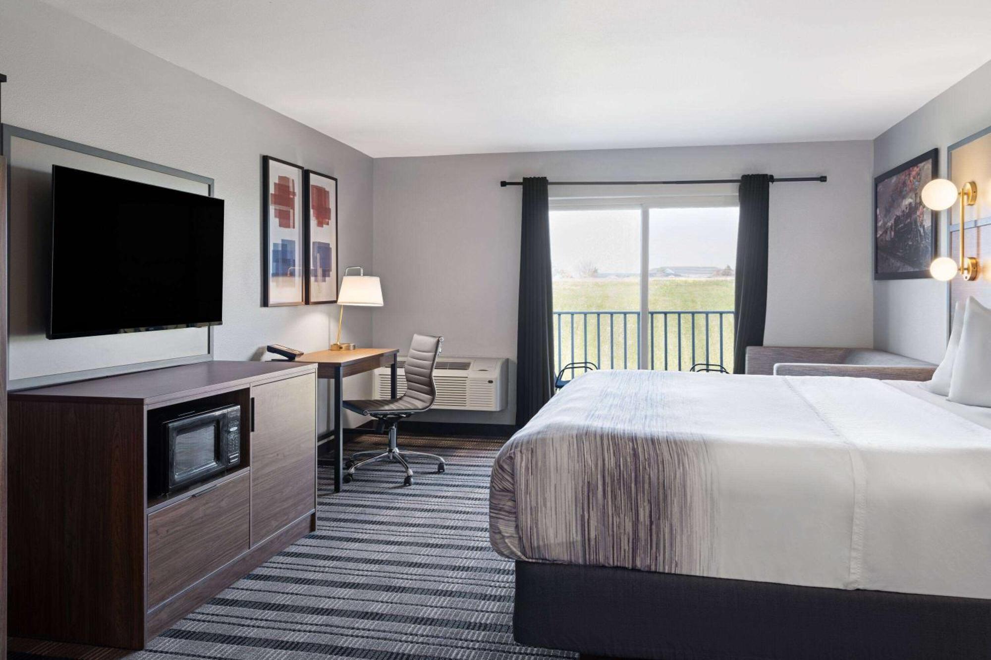 Americinn By Wyndham Beaver Dam Bagian luar foto