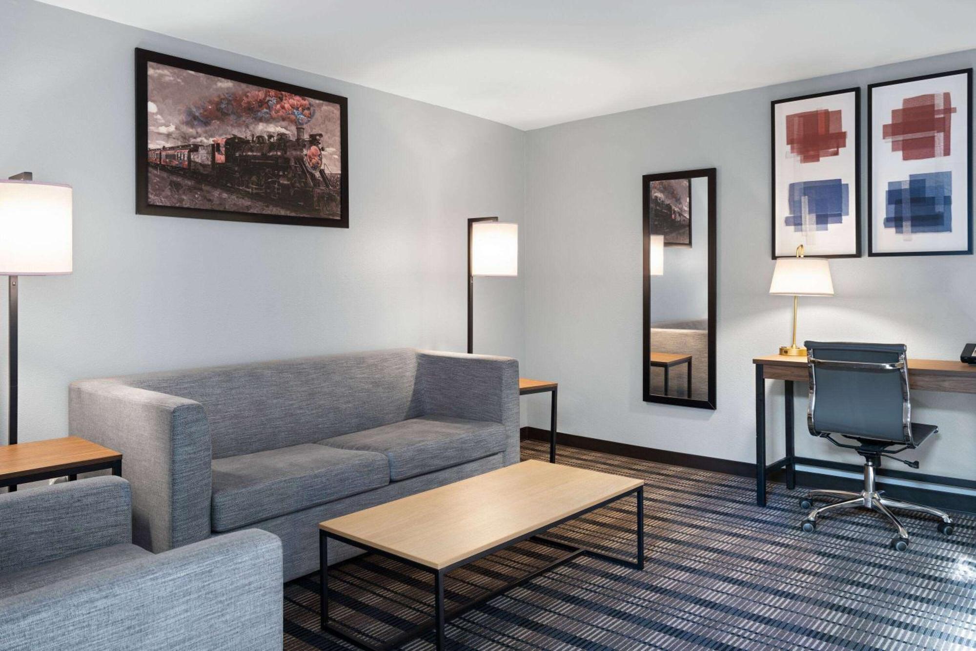 Americinn By Wyndham Beaver Dam Bagian luar foto