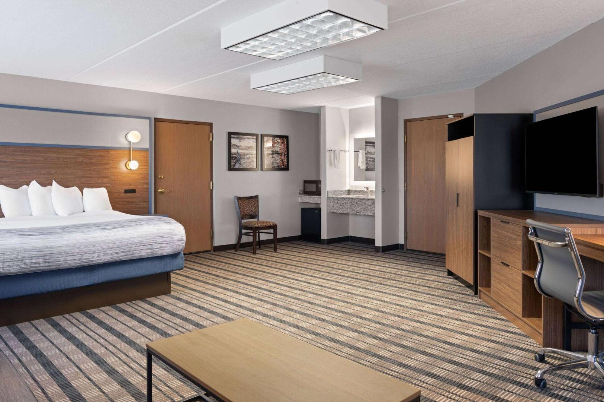 Americinn By Wyndham Beaver Dam Bagian luar foto