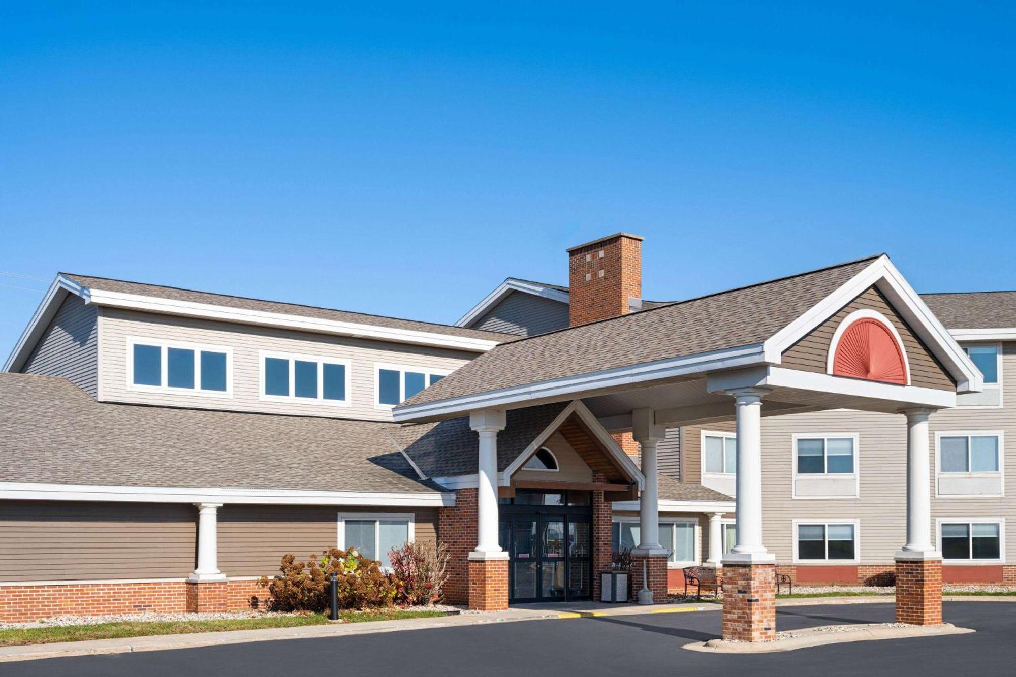 Americinn By Wyndham Beaver Dam Bagian luar foto